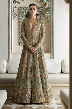 1 new message Sabyasachi Lehenga Cost, Jacket Lehenga, Sabyasachi Bridal, Sabyasachi Sarees, Walima Dress, Indian Anarkali, Sabyasachi Lehenga, Bride Pictures, The Best Outfits