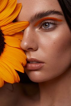 Sunflower Orange Makeup Beauty Editorial by Kayleigh June skin beauty makeup photography editorial flowers model fashion natural retouching beautyphotography beautyphotographer orange blueeyes sunflower Editorial Photography Makeup, Make Up Photoshoot Ideas, Beauty Shoot Photography, Beauty Photography Creative, Editorial Flowers, Photographic Makeup, Sunflower Orange, Makeup Shoot, Flowers Model