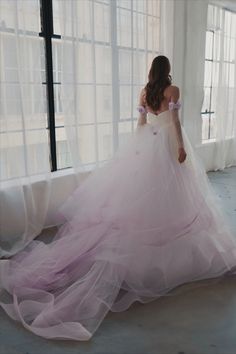 Meet our vendor, Lauren Elaine Bridal. Ultra Unique, Customizable Wedding Dresses and Bridal Couture #weddingdress #engaged #weddinggown