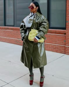 #fashion #blackwomensfashion #blackwomenstyle Rock Girl Aesthetic, Modest Street Style, My 30s, High Fashion Branding, Everyday Casual Outfits, The Color Green, Kelly Rowland, Fitting Room, Fashion District