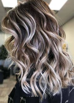 Fall And Winter Hair Color Ideas 2022, Fall Winter Hair Color 2022, Bronde Bayalage, Hair Color Ideas 2022, Spring Highlights, 2023 Highlights, Blonde Highlights On Dark Hair, Balayage Hair Color, Cherry Color