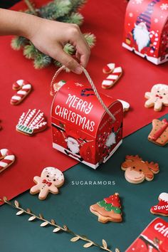 Cookies Christmas Photography, Hamper Product Photography, Christmas Photo Product Idea, Christmas Commercial Photography, Box Product Photography Packaging Ideas, Box Christmas Gifts Ideas, Christmas Gifting Photography, Christmas Box Photography, Christmas Gift Box Photography