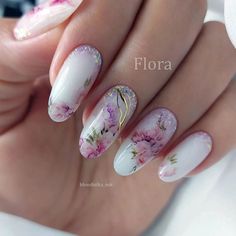 Spring Nails Short, Flame Nail Art, Estilo Madison Beer, New Nail Art Design, Nail Salon Design, Spring Nail Designs, Floral Nail Designs, Fancy Nails Designs, Painted Nail Art