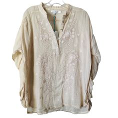 Kyla Seo Arya Microchip Cream Microchip Tissue Embroidered Blouse Sz S Nwt B-Lb Color: Cream Description: Button Front, Fabric: Cotton Approximate Across Measurement: Bust 24" Length 29" Sleeve 20" Great Condition Smoke Free Pet Free Storage Relaxed Fit Floral Embroidered Beach Shirt, Relaxed Fit Floral Embroidered Shirt For Beach, Spring Long Sleeve Shirt With Resham Embroidery, Relaxed Fit Long Sleeve Tops With Chikankari Embroidery, Summer Long Sleeve Chikankari Embroidery Blouse, Summer Long Sleeve Blouse With Chikankari Embroidery, Relaxed Fit Blouse With Chikankari Embroidery For Summer, Summer Chikankari Embroidery Long Sleeve Blouse, Beige Relaxed Fit Top With Floral Embroidery