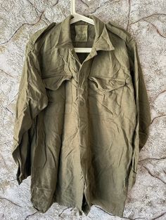 Vintage Military Nato Combat United Kingdom Soldier Equipment 100 % Cotton Shirt Size 3  Very Good Condition.  Measurment on photos  Made in UK Military Style Long Sleeve Cotton Shirt, Military Style Cotton Long Sleeve Shirt, Military Long Sleeve Work Shirt, Green Long Sleeve Military Style Tops, Military Style Long Sleeve Cotton Tops, Long Sleeve Military Cotton Tops, Soldier Equipment, Military Aesthetic, Vintage Military