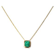 14 kt Gold Necklace with Emerald Gold color: Yellow Dimensions: 42 cm Length Total weight: 2.59 grams Set with: - Columbian Emerald Cut: Emerald Weight: 0.82 carat Color: Green Columbian Emeralds, Emerald Necklace, Modern Necklaces, Drop Necklace, Modern Jewelry, Emerald Cut, Gold Color, Emerald, Gold Necklace