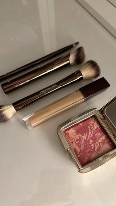 #hourglass #itgirl #makeup #blush #highendmakeup #classy Hourglass Cosmetics Aesthetic, Hourglass Makeup Aesthetic, Hourglass Brushes, Pretty Makeup Products, Hourglass Blush, Letter Calligraphy, Soft Girl Makeup, Hourglass Makeup