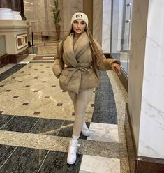 Cream Puffer Coat Outfit, Cream Coat Outfit, Girl Style Outfits, Socks Over Leggings, Winter Inspo Outfits, British Girl, Winter Nyc, Leather Leggings Outfit, Web 1