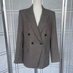 Nwot! No Flaws! The Vent And All The Pockets Are Still Sewn. Gorgeous Jacket, In Classic Brown Tones, It Is A "Must Have" In Everybody's Wardrobe! Double Breasted Design, Fully Lined. Colors: Dark Brown, Tan, White. 75% Alpaca, 25% Nylon. Compatible With All Vb Dickeys An Cuffs. Classic Brown, Brown Tones, Veronica Beard, Blazer Suit, Alpaca, Double Breasted, Dark Brown, Must Haves, Suit Jacket