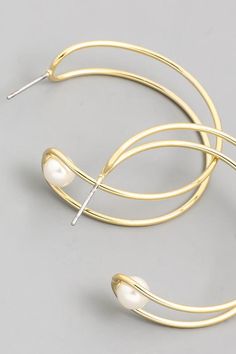 Lux gold and pearl earrings! Gold And Pearl Earrings, Golden Pearl, Double Hoop Earrings, Pearl Hoop Earrings, Wire Earrings, Gold Pearl, Beach Towels, Jewelry Trends, Jewelry Crafts