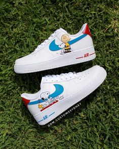 Snoopy and Charlie Air Force 1 Custom Check more at https://danielcustoms.com/product/snoopy-and-charlie-air-force-1-custom/ Custom Shoes Air Force, Shoes Air Force, Af1 Custom, Af1 Shoes, Nike Air Force 1 Custom, Custom Af1, Youthful Design, Shoes Art, Shoe Ideas