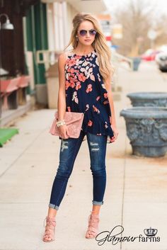 Love this top! Looks Jeans, Fashion Revolution, Outfit Trends, Flowy Top, Looks Style, Outfit Casual, Spring Summer Outfits