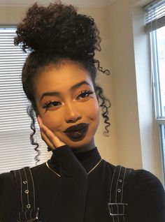 Afro Goth Makeup, Hair Afro, Black Lipstick, Alternative Makeup, Black Makeup, Curtain Bangs, Grunge Hair, Girls Makeup