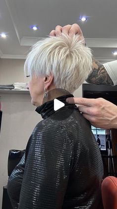 Pixie Undercut Hair, Pixie Haircut Styles, Chic Short Haircuts, Choppy Bob Hairstyles, Medium Short Hair, Hair Affair