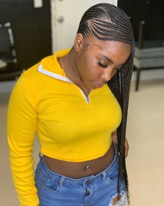 Laylatou on Instagram: “Small lemonade braids by Layla 🔥😍#lauderdalebraider #africanbraider #explore #senegalesetwists #smalllemonadebraids #miami…” Natural Hair Short Cuts, Bob Braids, Twist Styles, Girl Braids, Braids With Beads, Beautiful Braids