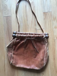 Tan Purse, Shoulder Bag Vintage, Blue Shift Dress, Bags Vintage, Vintage Handbag, Vintage Shoulder Bag, Vintage Leather Bag, Purse Vintage, Leather Boots Women