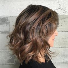 Medium Wavy Cut with Subtle Layers Brunette Lob, Wavy Hairstyles Medium, Shaggy Bob, Wavy Haircuts, Wavy Hairstyles, Haircuts For Curly Hair