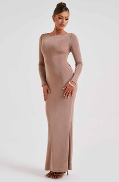 Feel sculpted and sexy in the Anastassia maxi, your new dress of dreams with long sleeves and a showstopping low back. Made from our signature double layered fabric, wear yours with loose waves and platform heels.



Colour: Chocolate.

Premium double layered fabric.

Moulds to body.

Long sleeves.

Super low back.

Tie detail at back.

Maxi length.

Model is an XS and is wearing an XS.

 Size: XS, S, M, L, XL, XXL Homecoming Dresses Corset, Midi Dress Wedding Guest, Dresses Flowy, Layered Fabric, Maxi Dress Sale, Color Chocolate, Sparkle Dress, Dresses By Length, Loose Waves