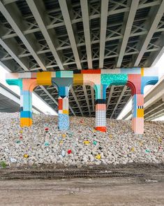 Public Art Ideas, Street Art Ideas, Street Art Installation, Cool Street Art, Urban Art Installation, Public Art Installation, Installation Street Art, New York Graffiti, Tech Art