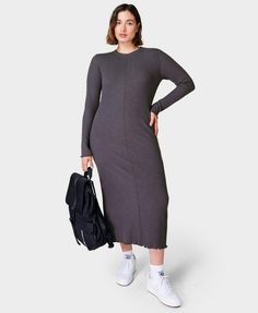 Our popular off-duty dress, now with long-sleeves. Ribbed fabric made from a breathable cotton blend. Slim fit with a flattering stretch. Crew neck and pleated lettuce hem. Model wears size L and is 178cm/5'10" tall. Style Code: SB9472Colour: Urban Grey