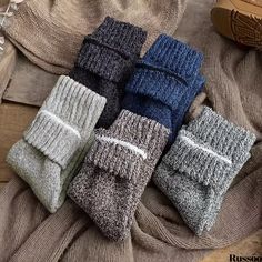 Russoo - Mens Casual Vintage Blend Knit Socks - Pack of 5: Cozy, Breathable, and Sweat-Absorbent Crew Socks for Autumn and Winter Comfort Thick Wool Socks, Outdoor Socks, Winter Outdoor Activities, Color Composition, Boys Socks, Winter Comfort, Knitted Socks, Sock Packs, Winter Socks