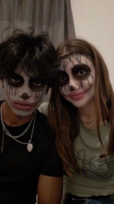 couple Halloween Face Paint Couples, Carti Vibe, Couple Makeup Halloween, Easy Duo Halloween Costumes Bff, Couple Halloween Costumes Black Couples, Couple Halloween Makeup