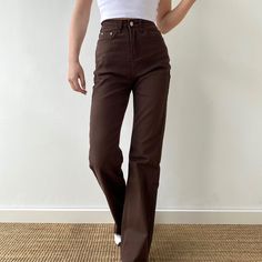 Details: Cowboy Style High-Waisted Straight Leg Retro Brown Cold Hand Wash / Warm Iron On Reverse Available in Blue & Grey Size / Fit: Runs true to size Model wears a Small Model Info: Chest 82 cm Waist 65 cm Hips 88 cm Height 165 cm SIZE CHART Hips Waist Length XS 80 cm 56 cm 105 cm Small 84 cm 60 cm 106 cm Medium 88 cm 64 cm 107 cm Large 92 cm 68 cm 108 cm Casual 90s, Job Clothes, Wardrobe Capsule, Canvas Pants, Brown Trousers, Blue Jumper, Cowboy Style, Fall Fits, Swaggy Outfits