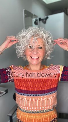 Bangs Korean, Hair Blowdry, Gel Hairstyles, Short Layered Curly Hair, Hairstyles Bangs, Short Curly Hairstyles For Women, Short Wavy Haircuts, Grey Curly Hair, Layered Curly Hair