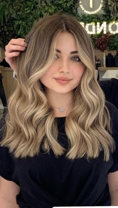 Beige Blonde Hair, Honey Blonde Hair, Brown Blonde Hair, Hair Shades, Hair Stylist Life, Hair Color Balayage