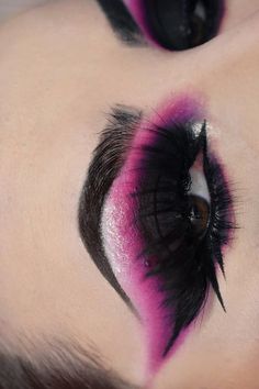 Black And Hot Pink Eyeshadow, Punk Eyeshadow Looks, Pink And Black Make Up Looks, Black And Hot Pink Makeup, Black And Pink Lips, Gothic Barbie Makeup, Eye Makeup For Pink Hair, Goth Valentine’s Day Makeup, Gothic Eyeshadow Looks