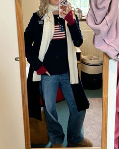 Jeans wide leg ralph lauren flag jumper white scarf uggs blue overcoat red fingerless gloves aesthetic outfot inspo winter Fingerless Gloves Aesthetic, Fingerless Gloves Outfit, Red Fingerless Gloves, Gloves Aesthetic, White Scarf, White Scarves, Jeans Wide, Winter Time, Winter Outfit