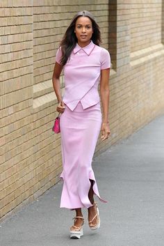 Wimbledon Fashion, Pink Chandelier, Street Style 2016, High Fashion Outfits, International Style, Sienna Miller, Beyonce Knowles, The Duchess, Outdoor Style