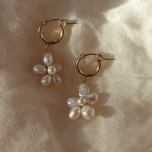 Elegant Handmade Spring Jewelry, Spring Wedding Pearl Jewelry, Spring Wedding Pearl Drop Jewelry, Elegant Handmade Earrings For Spring, Elegant Handmade Spring Earrings, Spring Pearl Earrings As Gift, Dainty Pearl Jewelry For Spring, Spring Dainty Pearl Jewelry, Spring Pearl Jewelry Gift