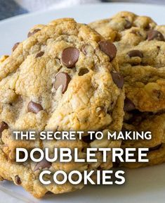 the secret to making doubletree cookies is that they are so soft and chewy