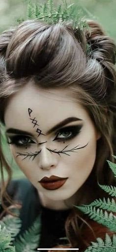 Pagan Costume Witch, Wood Elf Makeup Looks, Earth Witch Makeup Ideas, Druid Halloween Costume, Woodland Huntress Makeup, Midevil Witch Makeup, Forest Queen Makeup, Viking Witch Outfit