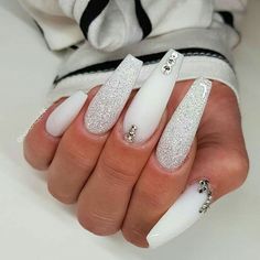 White Nails With Diamonds, Long White Nails, White Coffin Nails, Milky Nails, Bling Acrylic Nails