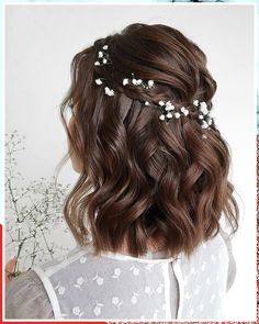 Wedding Hair Down - Pamper yourself today! Visit to see the amazing brands and products you need today. Sanggul Modern, Hairstyles Homecoming, Hairdos For Short Hair, Christmas Hairstyles