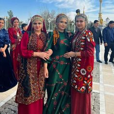 Turkmen Dress, National Dress, Traditional Dress, North Africa, Traditional Dresses, Skin