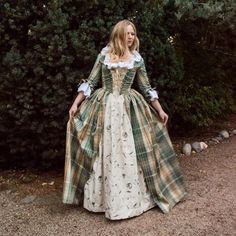 Simplicity 8161 18th Century Costume Pattern 18th Century Dress Pattern, Historical Dress Patterns, 1770s Fashion, 18th Century Dresses, Colonial Dress, 18th Century Dress, 18th Century Costume, 18th Century Clothing, 18th Century Fashion