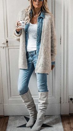 Grunge Mama, Stylish Outfits For Women Over 50, Cute Work Outfits, Faith Clothing, Jackets Fashion, Dallas Fashion, Mode Casual, Mario Party, Womens Fashion Inspiration