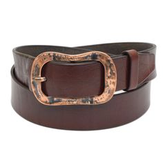 LENGHT: 125 cm WIDTH: 4 cm COLOR: Chestnut Brown LEATHER TYPE: Vegetable Leather MATERIAL: Made from %100 leather. DESIGN: Vintage BUCKLE: Tongued and Changeable GENDER: Unisex FIBO Mausolos Vintage Leather Belt Chestnut Brown with Changeable Buckle is a striking piece of fashion, made from 100% leather. Its 125 cm length and 4 cm width bring a perfect fit to your waist. Changeable buckle allows for custom-fitting, while unique chestnut brown color and vintage design make this belt an eye-catching addition to your wardrobe. Compatible FIBO buckles also give you the freedom to switch up styles for any occasion. Leather Belt With Buckle Closure For Fall, Classic Leather Belt Buckles For Fall, Adjustable Brown Bridle Leather Belt Buckles, Adjustable Brown Leather Belt, Brown Bridle Leather Belt Buckles With Leather Strap, Adjustable Leather Belt Buckle With Antique Finish, Adjustable Leather Belt Buckle With Antique Design, Adjustable Brown Bridle Leather Belt, Adjustable Brown Belt With Buckle Closure