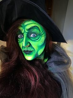 Face Paint Witch Halloween, Painted Witch Face, Green Witch Face Paint, Witch Facepainting, Witch Face Paint Kids, Green Witch Makeup, Face Painting For Halloween, Scary Witch Costume