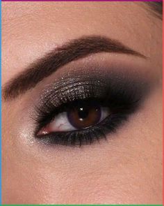 Achieve a stunning, bold look with this glittery smokey eye makeup tutorial, perfect for any special occasion.............. #eyes #eyeshadow #eyemakeuptutorial #eyeliner #eyebrows #eyelashes #eyewear #eyeshadowhacks #eyemakeupnatural #eyemakeupideas #eyemakeupgoals #smokey #smokeyeyemakeup #smokeyeyemakeuptutorial #makeup #makeupoftheday #makeuplover #makeupart #makeupgoals #makeuptipsforbeginners #makeupgoals #art #artist #artwork #stylish #style #stylingtips Glittery Smokey Eye Makeup, Smokey Eye With Glitter, Daytime Smokey Eye, Glittery Smokey Eye, Everyday Eyeshadow, Glitter Smokey Eye, Fall Makeup Trend, Smokey Eye Makeup Look, Eyebrows Eyelashes