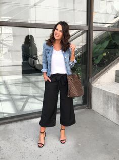 Urban Outfitters Outfit, Culottes Outfit, Culotte Style, Elegante Casual, Black Women Fashion, Summer Trends