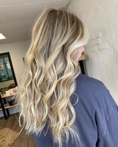 Brunet Blond Highlights, Cute Highlights For Blonde Hair, Cute Died Hairstyles, Highlight Ideas For Dirty Blonde Hair, Blonde Hair With Lighter Highlights, Highlight For Blonde Hair, Cute Highlights For Dirty Blonde Hair, Darker Highlights For Blonde Hair, A Lot Of Blonde Highlights On Brown Hair