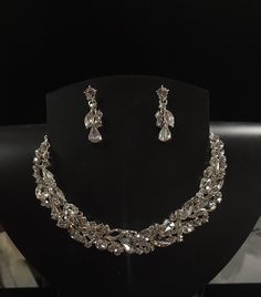 Necklace Size : 16" + 2" L Decor Size : 0.75" L Earring Size : 1.4" L Multi Stone Cluster Evening Necklace Evening Necklace, Necklace Size, Multi Stone, Necklace Sizes, Size 16, Stone, Silver