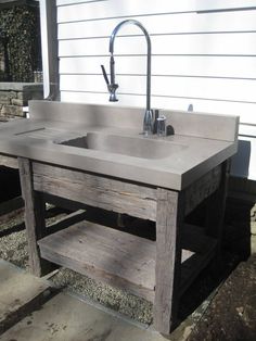 a sink made out of an old pallet