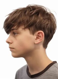 jeg hedder Valdemar og jeg er 12 år gammel og jeg har en kæreste og hun hedder sophia og er mega sød og lægger❤❤ Fringe Boys Haircut, Textured Fringe Boys Haircut, Textured Fringe Boys, Boys Fringe Haircut, Boy Straight Haircut, Long Boy Haircut, Boys Mid Length Haircuts, Teenager Hairstyles Boys, Boys Haircut Asian