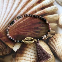 Boho Fashion Bracelet Beaded Shell, Tassel Bracelet, Fashion Boho, Shell Beads, Boho Jewelry, Stone Beads, Fashion Bracelets, Mens Bracelet, Natural Stones