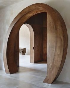 an arch in the middle of a room